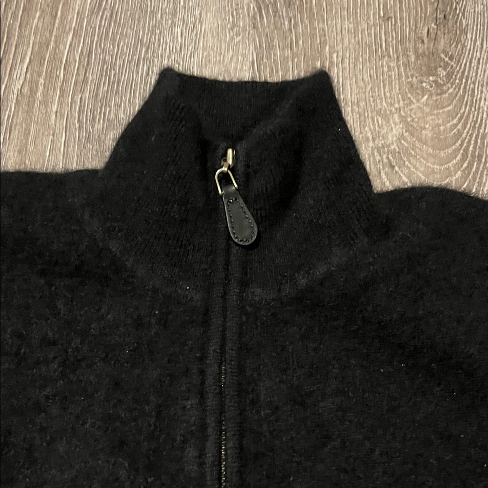Men's Elegant Black Zip-Up Sweater - Picture 7 of 7